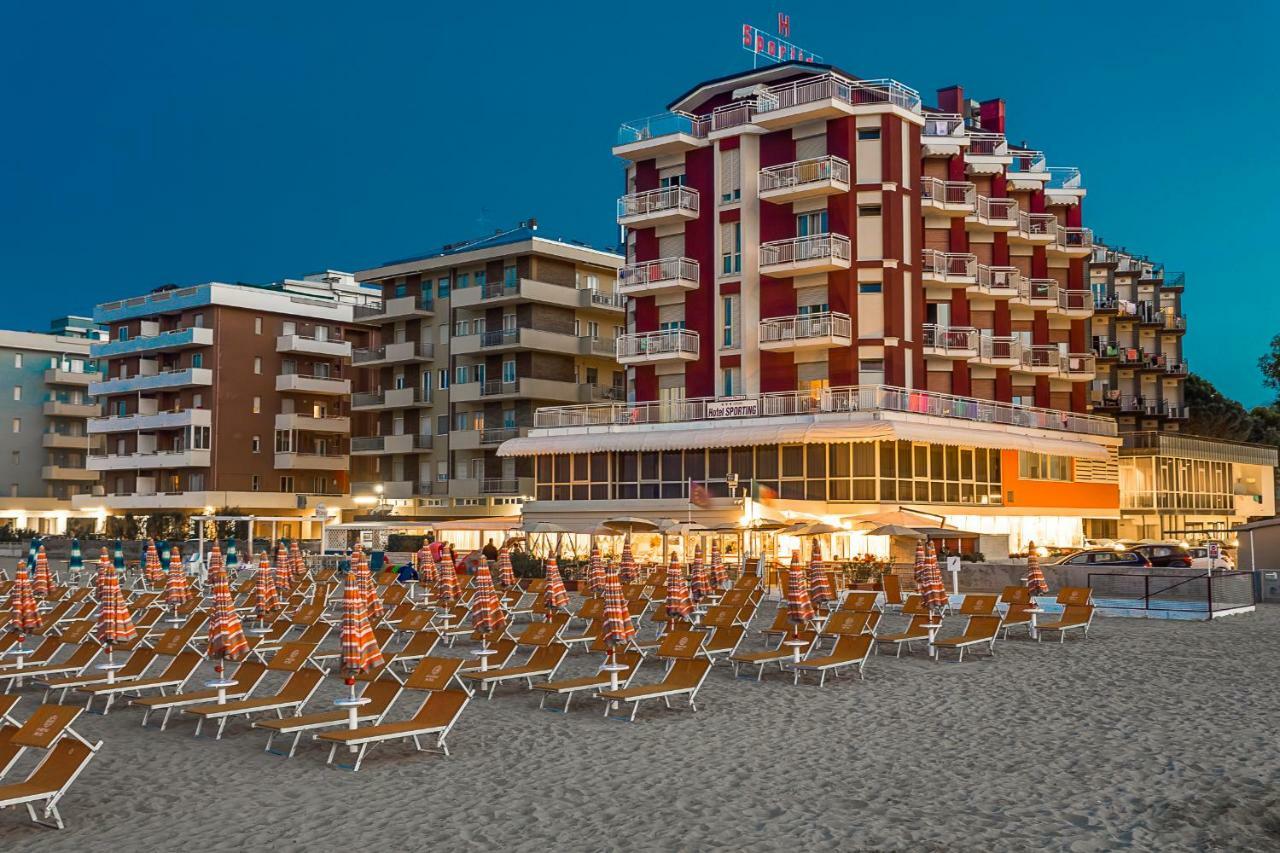 Hotel Sporting Чезенатико Экстерьер фото